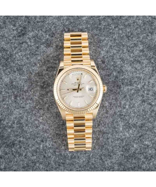 Rolex Day-Date 40 Ref 228238 Silver Diagonal Motif Dial